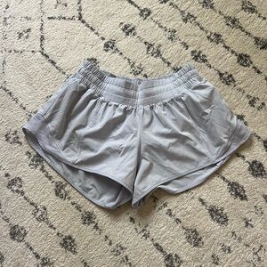 Lululemon Hotty Hot Short 2.5